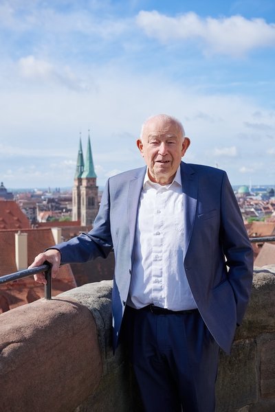 Dr. Günther Beckstein